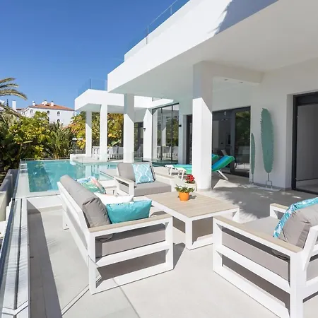 Calima - 5 Bedrooms With Private Pool - 100m From The Beach *